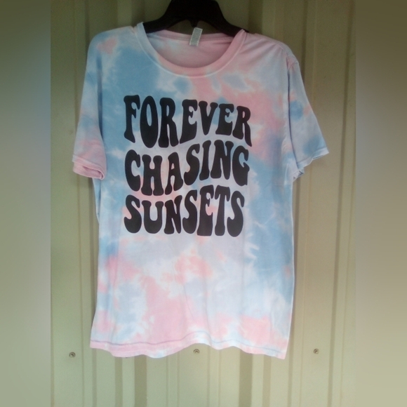Women's Tie Dye Forever Chasing Sunsets T Shirt Size Large Hippie - Picture 2 of 3